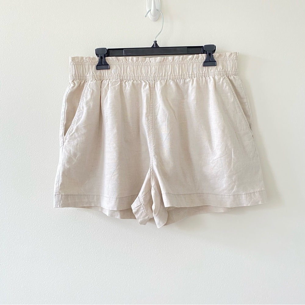 H&M Women’s Pull-on Cotton-Linen 3” Inseam Shorts